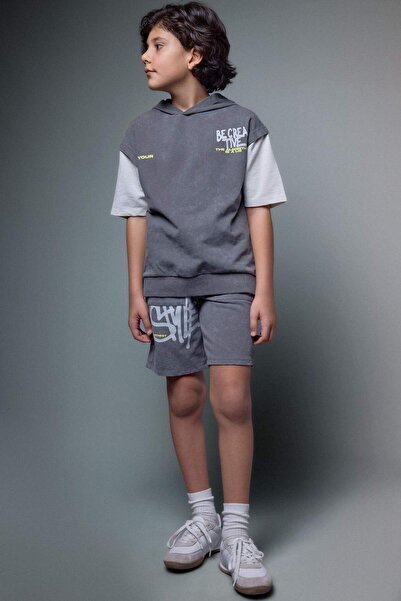 DeFacto Oversıze Slogan Baskılı Sweatshirt Kumaşı Şort Erkek Çocuk G9729A826SM