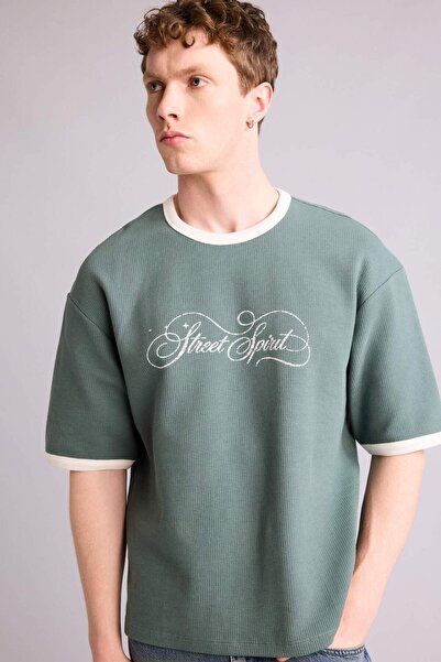 DeFacto Μπλουζάκι με στάμπα σε φαρδιά γραμμή με υφή βάφλας H3526AX26SP