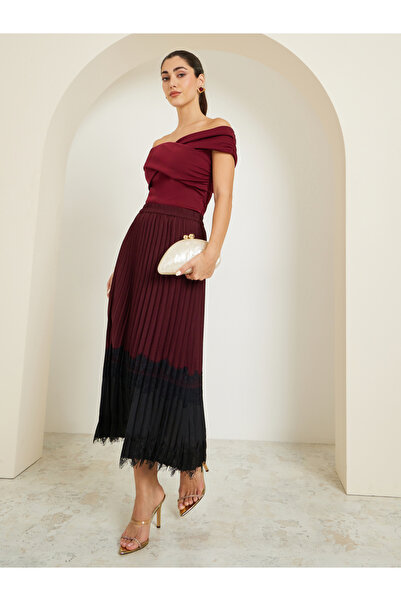 Styli Burgundy Pleated Midi Skirt with Lace Trim
