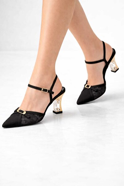 Melinta Shoes حذاء ميلينتا بكعب من حجر الكريستال والدانتيل