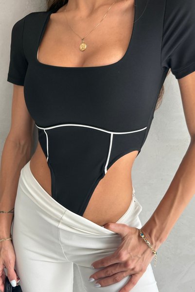 Ulino Short Sleeve Deep Neckline Contrast Piping Detailed Knitted Snap Fastening Bodysuit