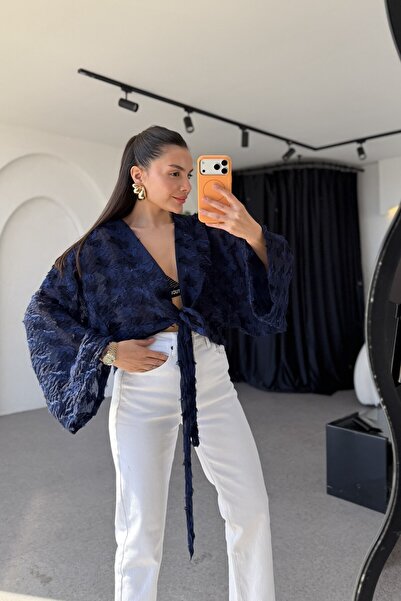Gizem Ecemiş Janus Lacivert Dokulu Bağlamalı Kimono