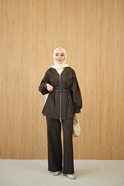 LOCCO Γυναικεία φόρμα με λεπτομέρεια από ελαστικό στη μέση, με λαιμόκοψη V κα...