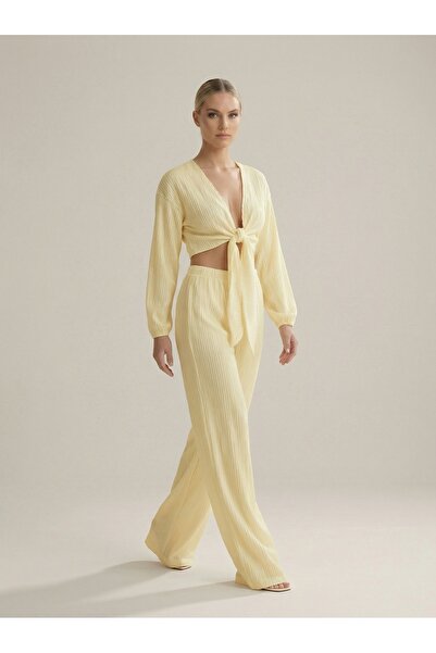 NİCE Bluză crop galbenă cu textură încrețită și legături pentru femei, cu tal...