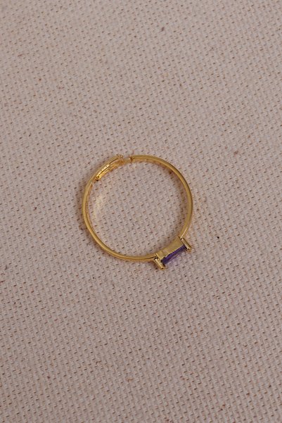 Süspüs Accessories Minimal Ring with Amethyst Baguette Stone