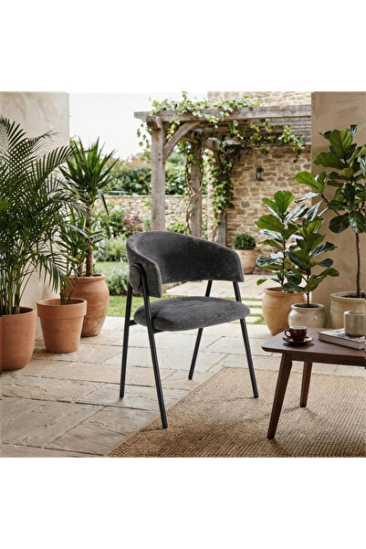 DEC4 A single chair with a unique design and high quality.