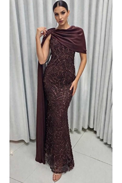 hawaa closet A Luxurious Brown Dress with an Elegant Design That Accentuates ...