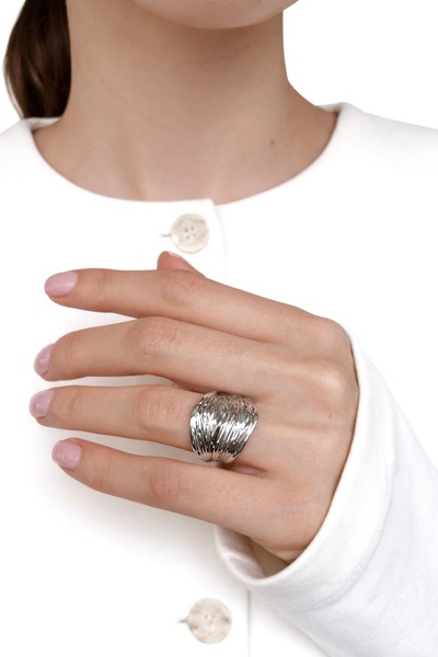 Ressia Wave Texture Ring