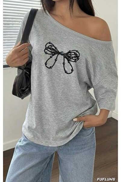 FUFLUNS ΓΥΝΑΙΚΕΙΟ T-SHIRT ΥΠΕΡΜΕΓΕΘΕΣ ΜΕ ΣΧΕΔΙΟ ΜΕ ΠΕΡΛΕΣ ΚΑΙ ΤΥΠΩΜΕΝΗ ΚΟΡΔΕΛ...