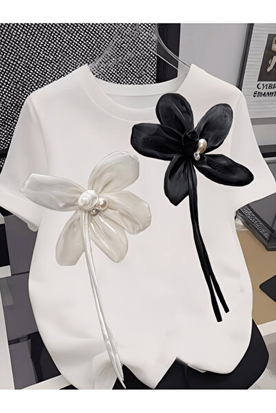 one button 2 Μαύρα και Λευκά Μπλουζάκια με στάμπα μεγάλων λουλουδιών Premium ...