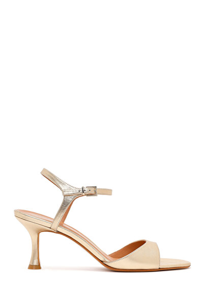 Derimod Kadın Altın Bilekten Tokalı İnce Topuklu Metalik Deri Sandalet 26SFD1...