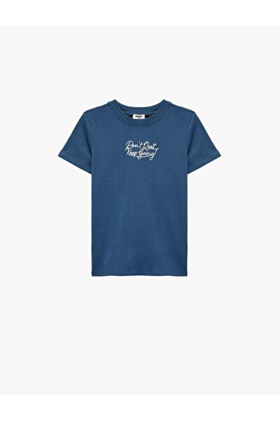 Koton Βαμβακερό κοντομάνικο μπλουζάκι με λαιμόκοψη ποδηλάτου και στάμπα μπροσ...