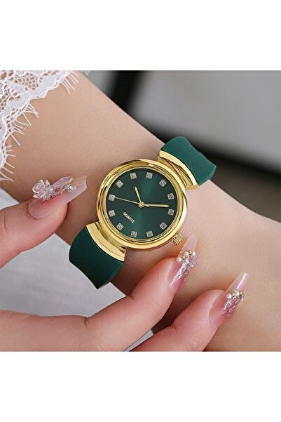 FASHION ساعة يد أنيقة بلون ذهبي للنساء