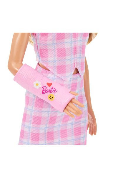 Barbie Pembe Kareli Elbiseli Fashionistas Bebeği JJN56