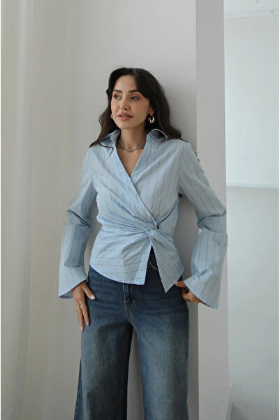 My Blog Μπλε ριγέ πουκάμισο με λεπτομέρεια στριφτού σχεδίου στο μπροστινό μέρ...