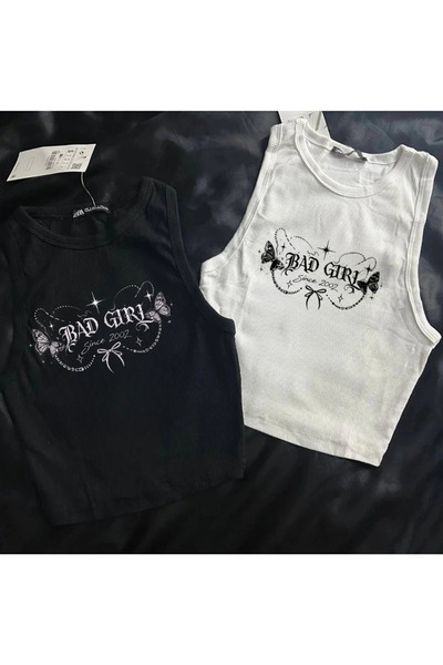 Gofeel Old English Girl Written Printed Sleeveless Crop Top