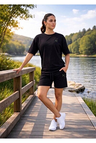 K&S Μαύρο Σετ Γυναικείο Σορτς & Μπλουζάκι με Λεπτομέρεια Λογότυπου Minimal