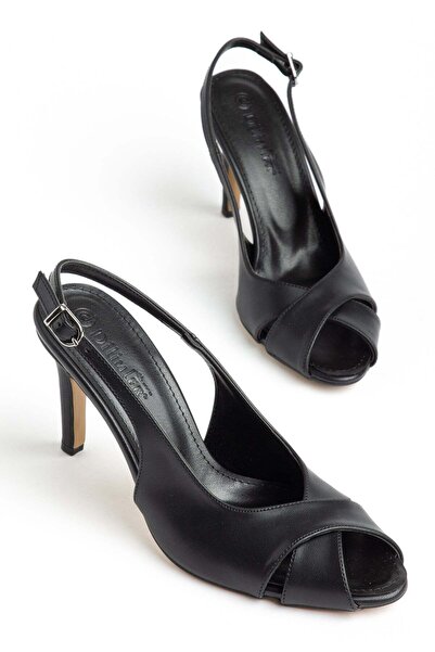 Dilimler Ayakkabı Γυναικεία πέδιλα με τακούνι σε μεγάλο μέγεθος, μαύρα με χια...