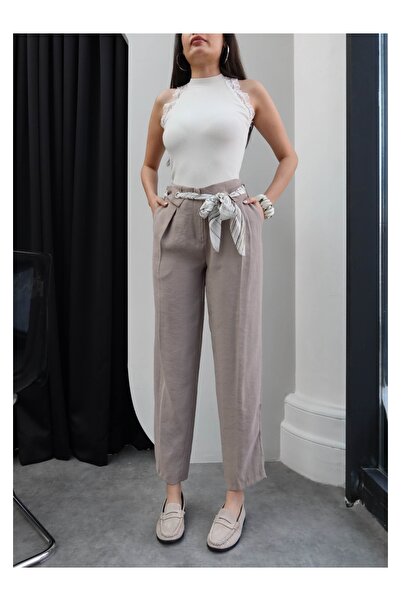 ESRAHELVACI Παντελόνι καρότο με ζώνη και φουλάρι