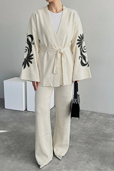 NLT Set de pantaloni și kimono cu broderie supradimensionată pe mâneci și spa...