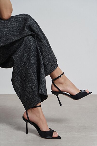 NİŞANTAŞI SHOES Tania Μαύρα Σατέν Γυναικεία Παπούτσια με Λεπτό Τακούνι και Λε...