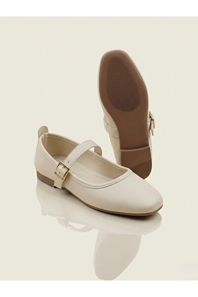 Passeri Shoes حذاء باليه كلاسيكي نسائي بمقدمة مستديرة ومشبك