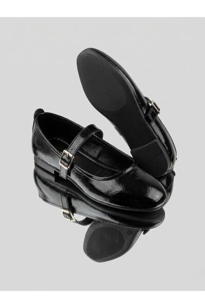 Passeri Shoes حذاء باليه كلاسيكي نسائي بمقدمة مستديرة ومشبك