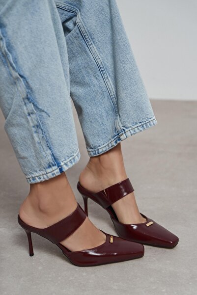 NİŞANTAŞI SHOES Γυναικείες παντόφλες με τακούνι Rane Bordo Rustic με χρυσές μ...