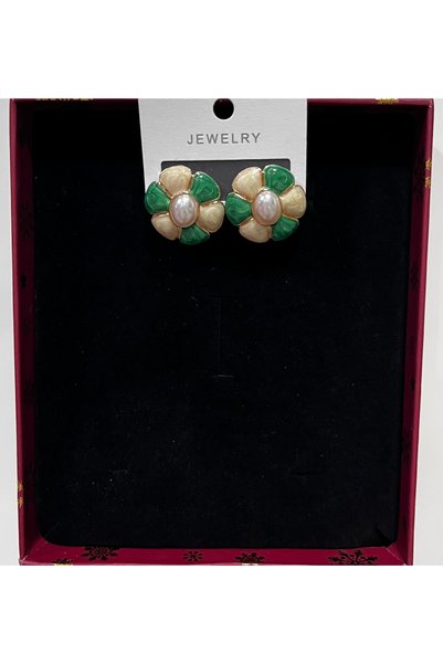 MOJOMIX Pearl Green Color Mother of Pearl Flower Earrings