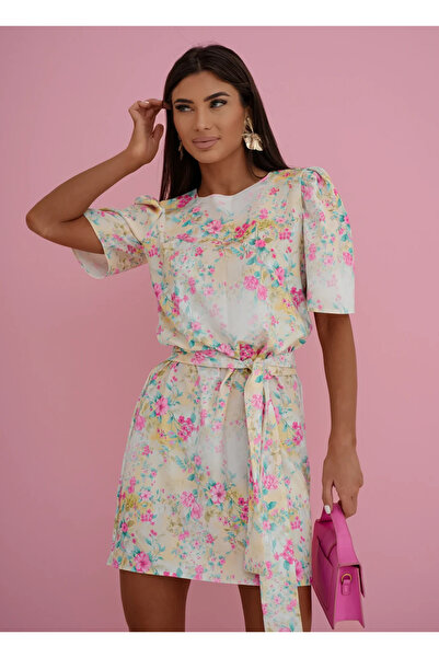 UniqueStore.ro Κοντό φόρεμα με λεπτεπίλεπτο φλοράλ σχέδιο και δέσιμο στη μέση.