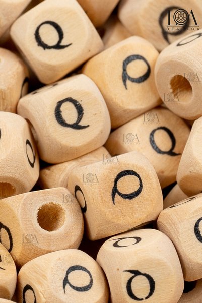 LANDOFACCESSORY 10 mm Wooden Letter Beads Single - Letter Q - Alphabet Beads Cube Letter (20) Pieces