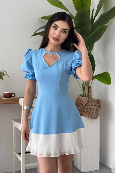 Hiccup فستان JANES قصير بقصة رقبة دائرية