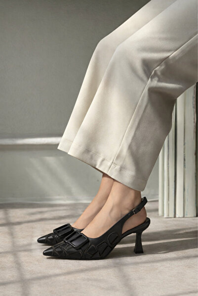 moon glow Γυναικεία μαύρα παπούτσια με τακούνι, με μυτερή μύτη, με αγκράφα, μ...