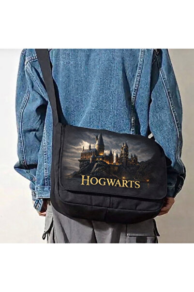 Toum Hogwarts printed black messenger bag
