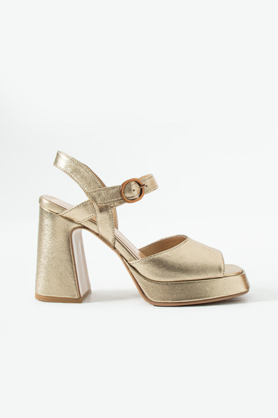 dericia shoes صندل نسائي ذهبي بكعب ونعل سميك من الجلد الطبيعي من Voyage