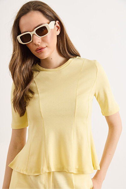 Olalook Γυναικείο κίτρινο βαμβακερό μπλουζάκι με λαιμόκοψη πεπλάμ TSH-19000975