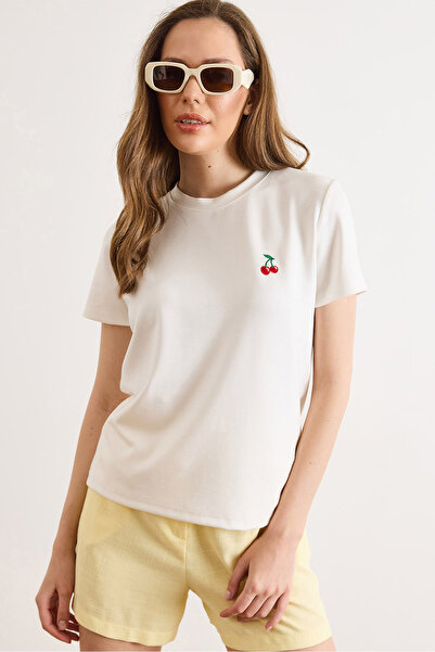 Olalook Γυναικείο λευκό πλεκτό μπλουζάκι με κέντημα κεράσι, ντραπέ, TSH-19000976