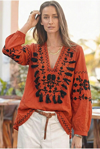 FEMELLE Γυναικεία αυθεντική μπλούζα με φούντες και κέντημα σε σχήμα V