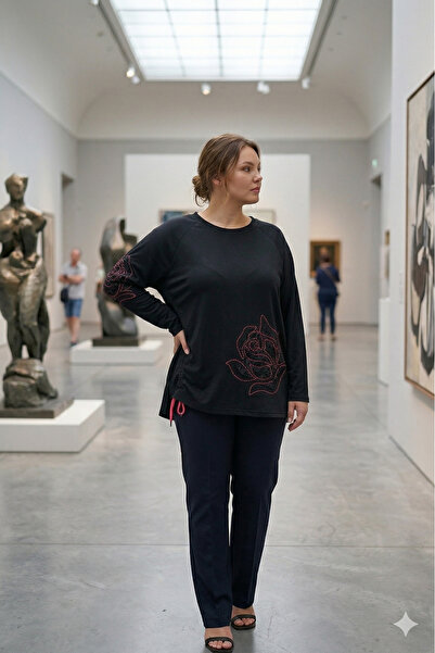 OEM Μαύρη μπλούζα σε μεγάλο μέγεθος με κεντημένο τριαντάφυλλο – κομψότητα για...