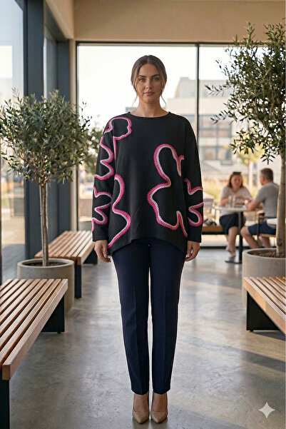 OEM Plus size black blouse with pink & white embroidery – elegance for full-f...