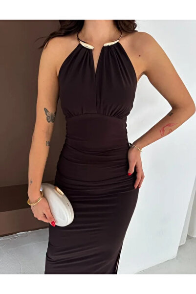 JANES Μακρύ βραδινό φόρεμα με σκίσιμο στην πλάτη και κομψό ντεκολτέ - Καφέ