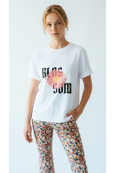 HOXİE Women's White Blossom Printed Short Sleeve Oversize T-Shirt