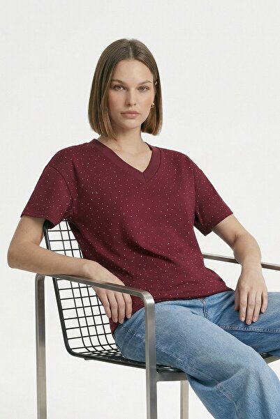 Rays Tricou cu mânecă scurtă și decolteu în V, culoare burgundy, cu aplicații...