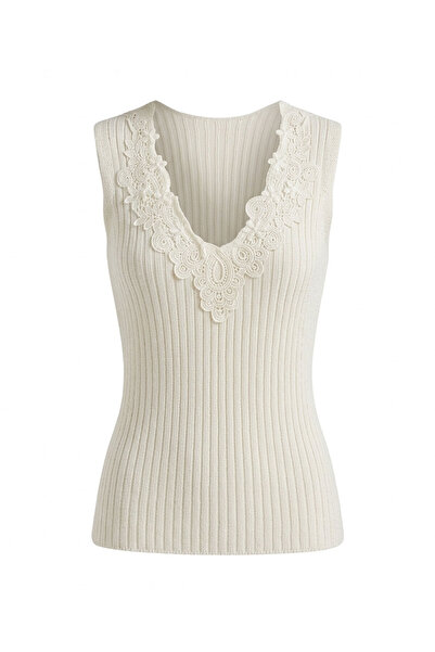 MAGARDE Lace Detailed Design Undershirt - Ecru