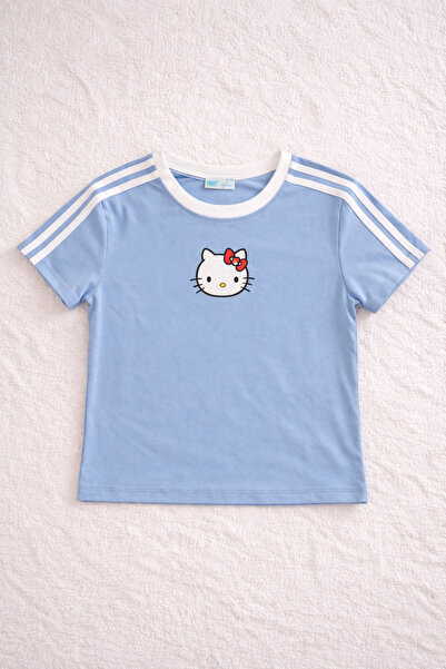 Gofeel Kitty Detailed Three-Stripe Crop Blouse