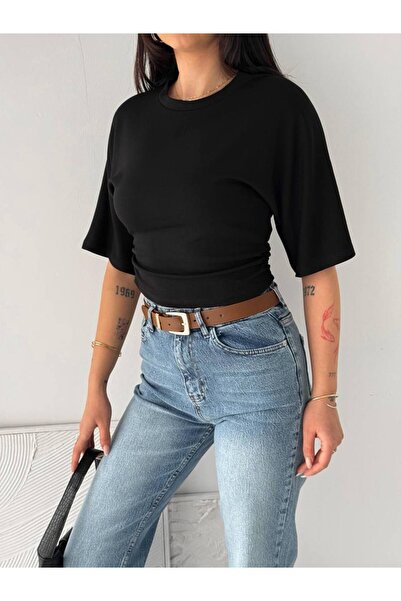 Noa&Noa Noa Noa Γυναικείο μπλουζάκι με λεπτομέρεια με κορδόνι στο πλάι και μι...