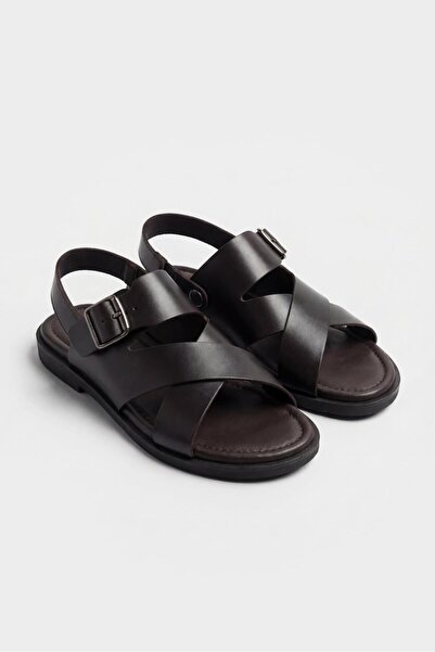 GIESTO Brown Leather Sandals with Cross Straps and Buckle