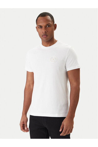 Versace تي شيرت رجالي ذو قصة عادية وياقة دائرية وشعار منقوش وأكمام قصيرة بالل...