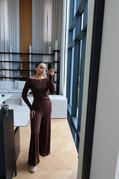 Özge Özgenç طقم بلوزة مودال مع بنطلون رياضي