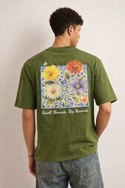 Tarz Cool Ανδρικό μπλουζάκι με φλοράλ στάμπα – Oversize εφαρμογή, με σχέδιο σ...